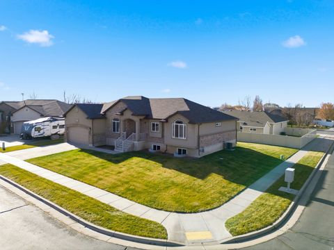 Tiny photo for 1242 S 1700 W, Syracuse, UT 84075 (MLS # 2126673)
