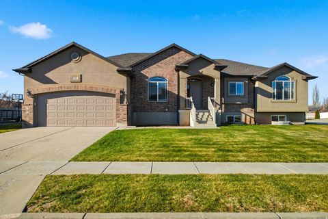 Photo of 1242 S 1700 W, Syracuse, UT 84075 (MLS # 2126673)