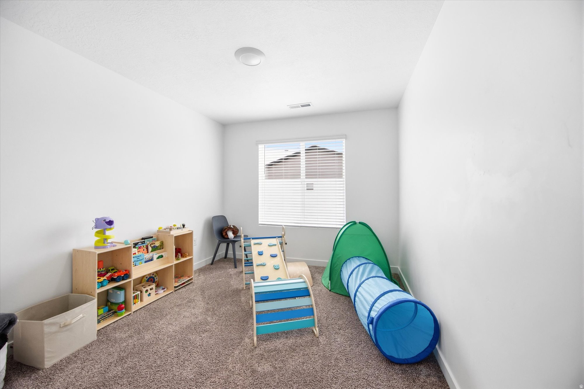 EDGEWATER TOWNHOMES - Residential