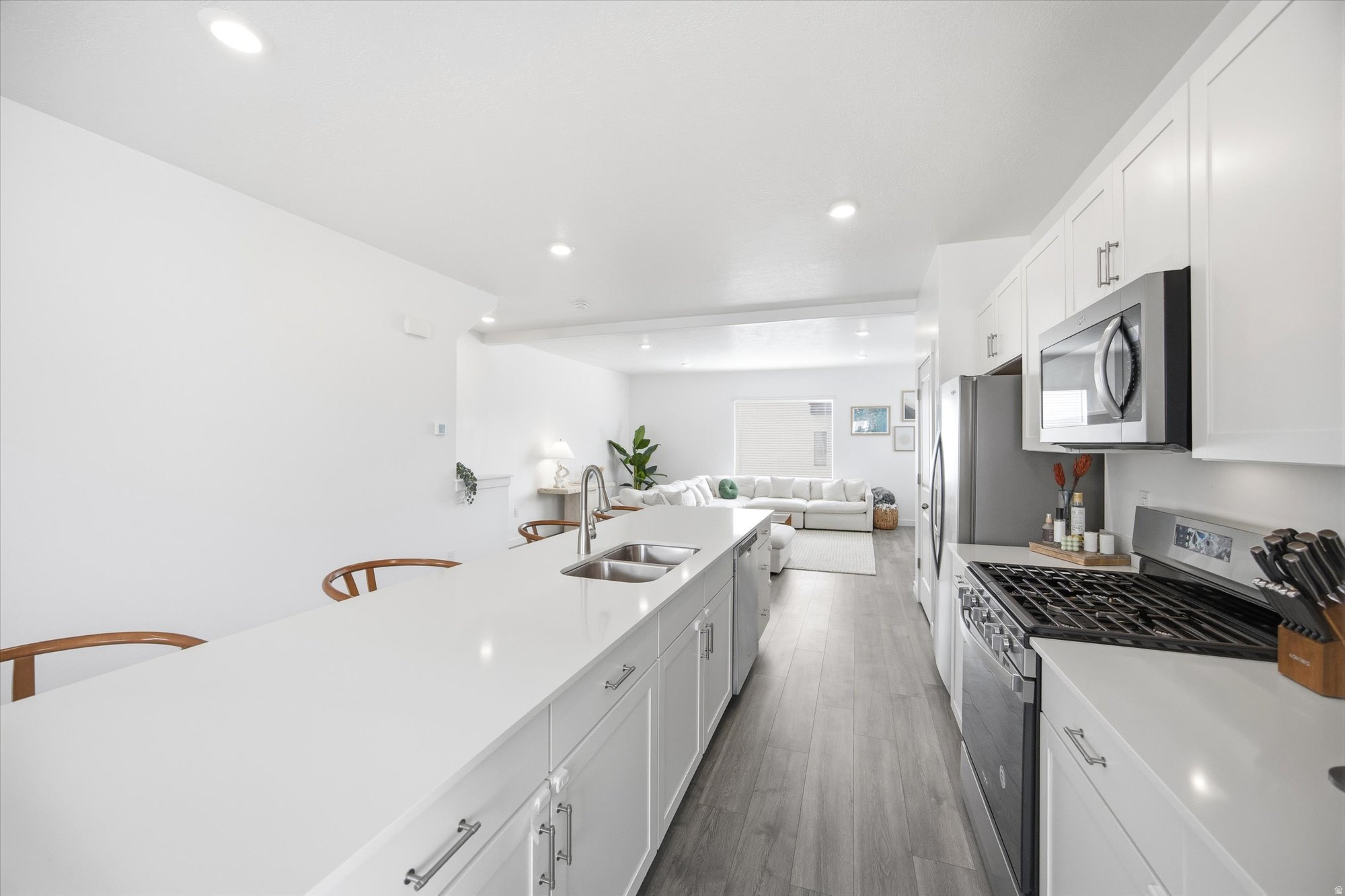 EDGEWATER TOWNHOMES - Residential