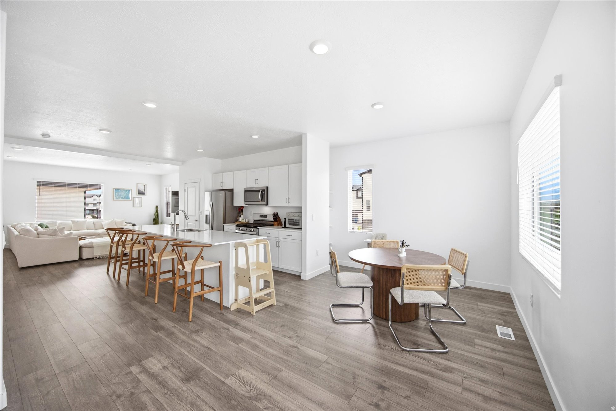 EDGEWATER TOWNHOMES - Residential
