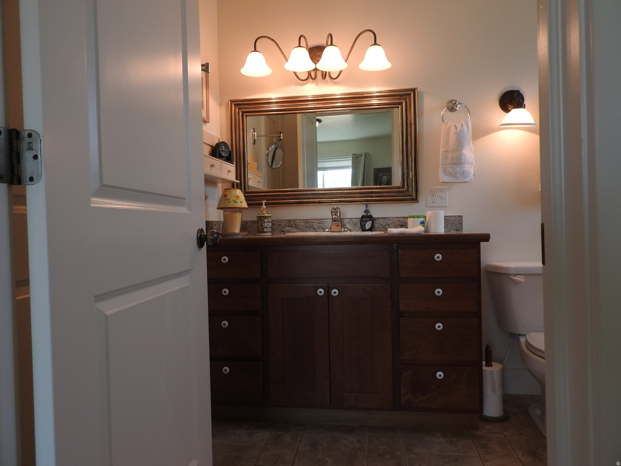 COUNTRY ROAD HAVEN - Residential