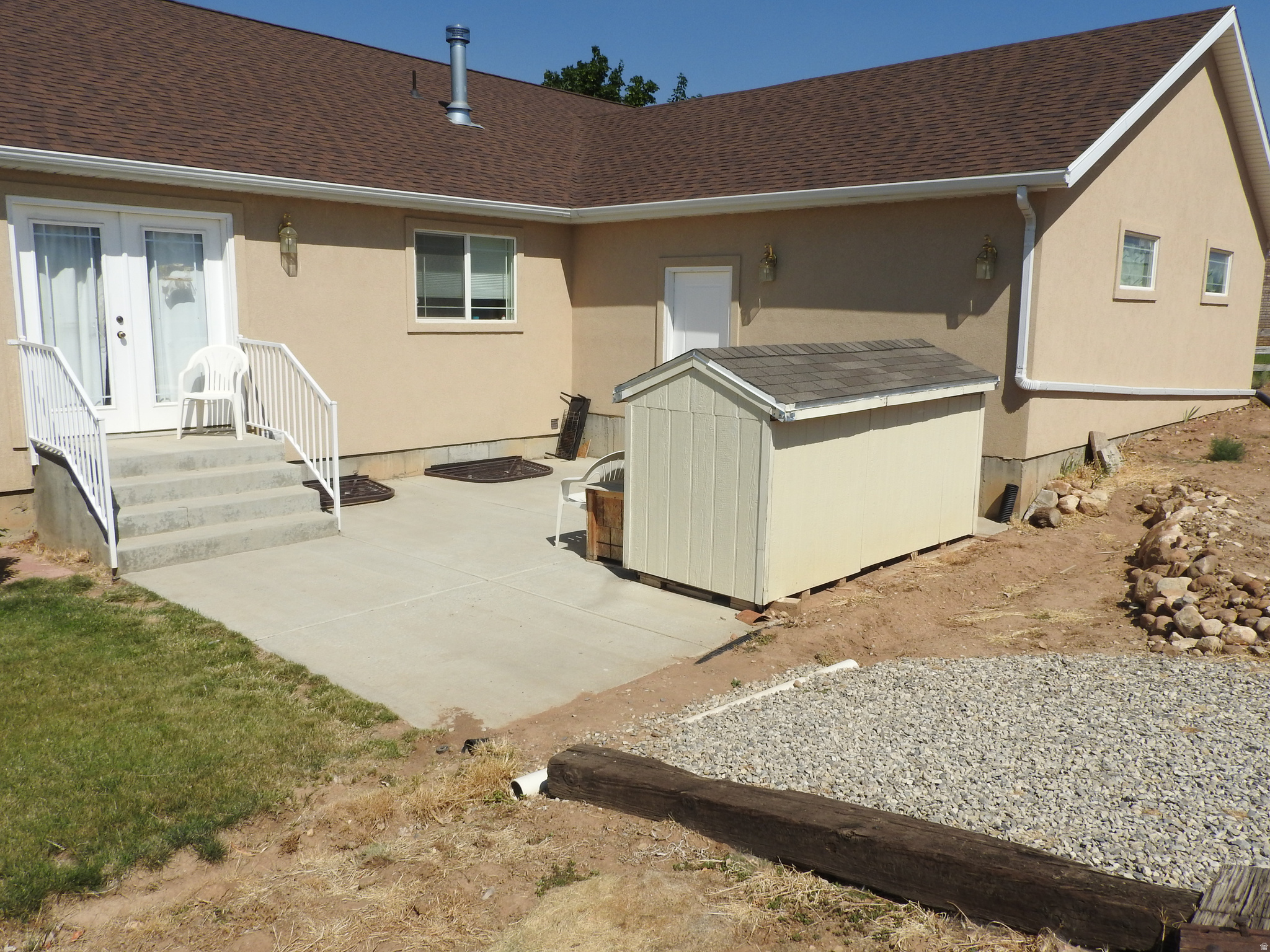 COUNTRY ROAD HAVEN - Residential