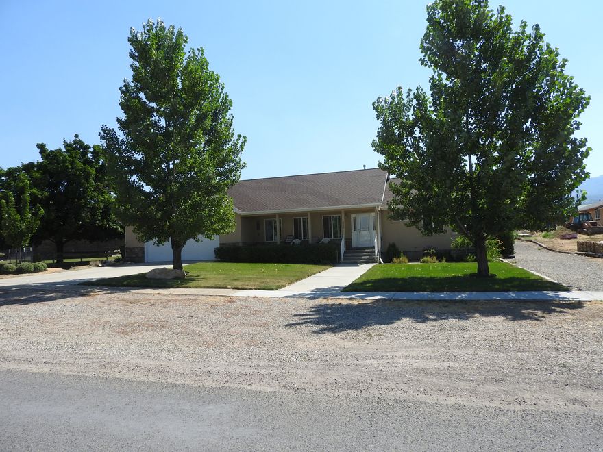 Square footage figures are provided as a courtesy estimate only and was obtained through county records. Buyer is advised to obtain an independent measurement and vierfy all information.