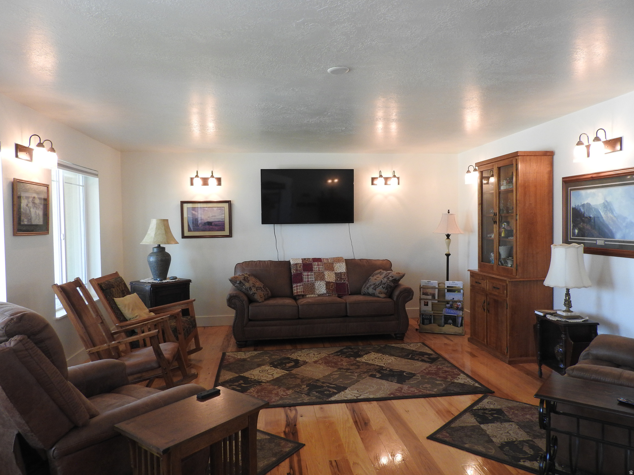 COUNTRY ROAD HAVEN - Residential