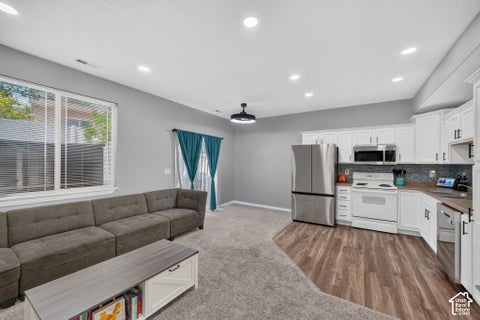 Townhouse For Sale - 6714 S Pines Way<br/> West Jordan, UT 84084