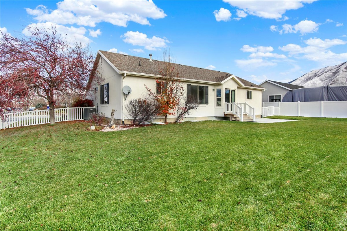 MAPLE MEADOWS - Residential