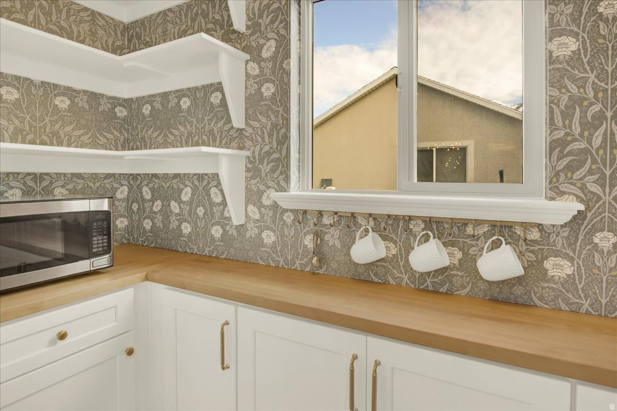 MAPLE MEADOWS - Residential