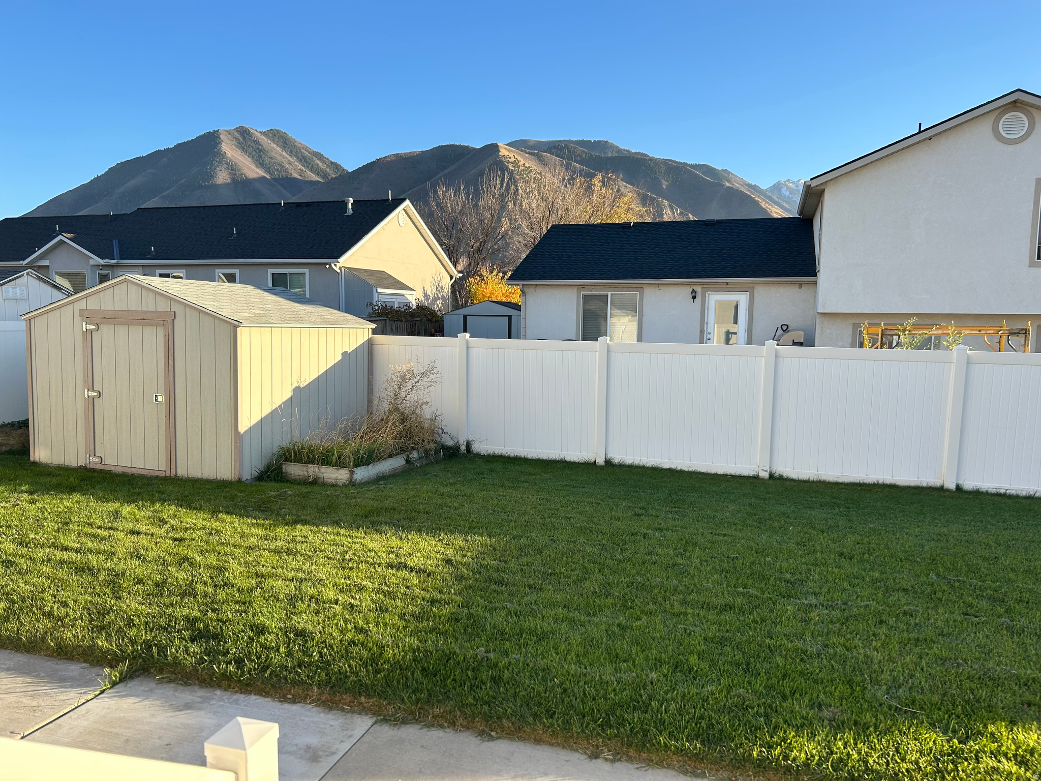 MAPLE MEADOWS - Residential