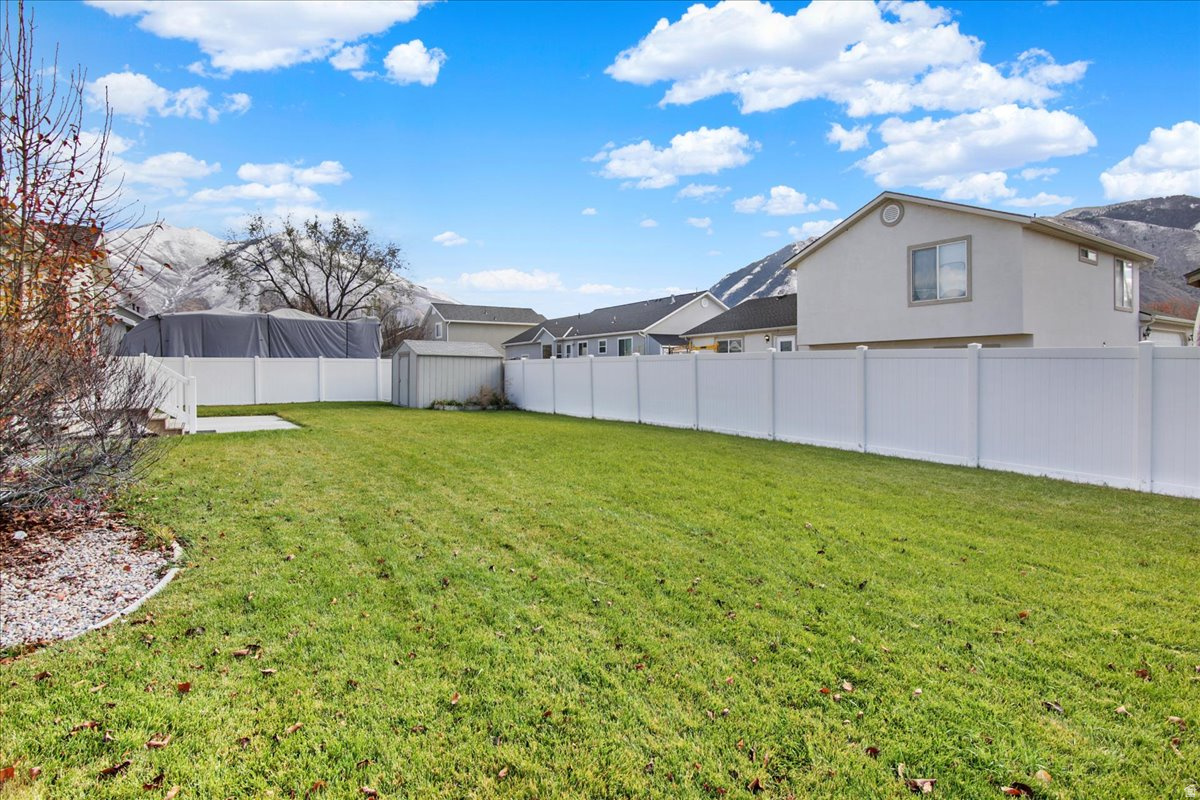 MAPLE MEADOWS - Residential