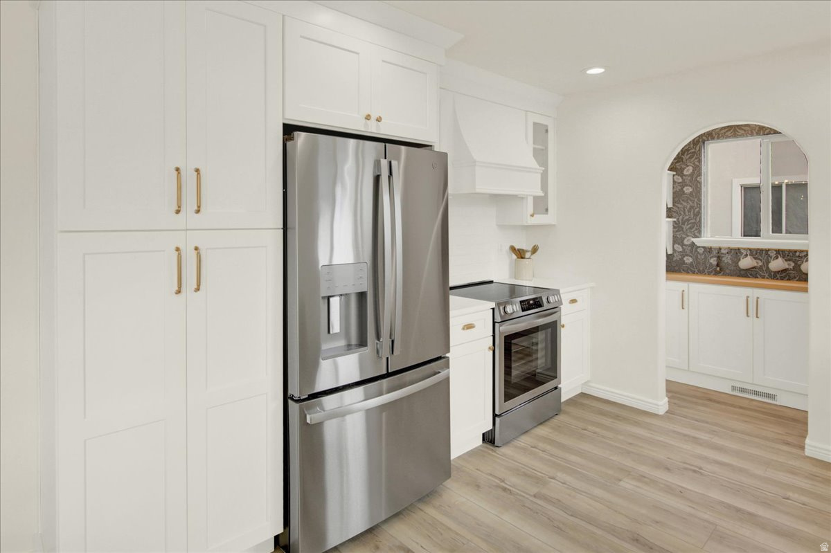 MAPLE MEADOWS - Residential