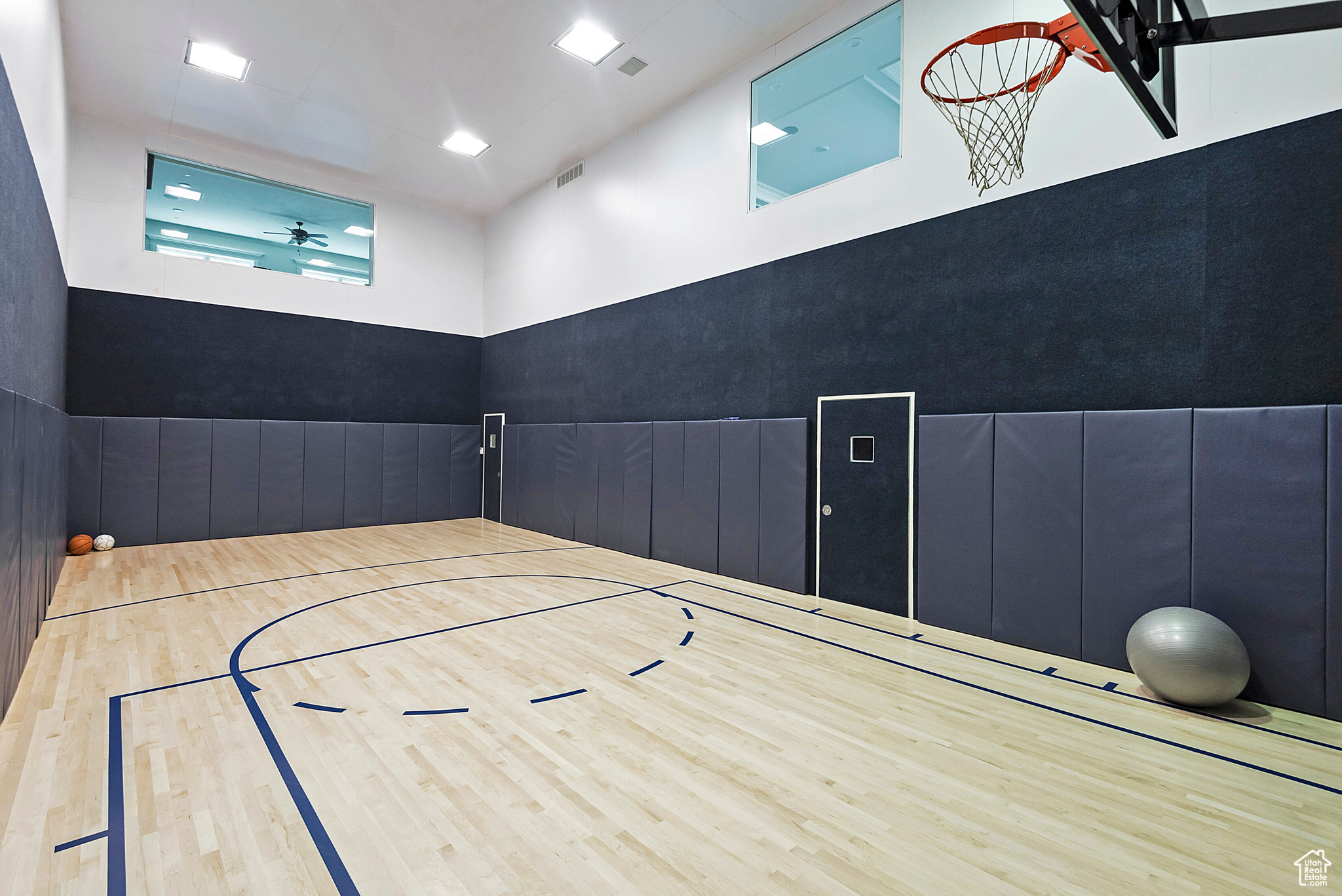 Sandy, Utah 84092, United States, 8 Bedrooms Bedrooms, ,10 BathroomsBathrooms,Residential,Pending,18868