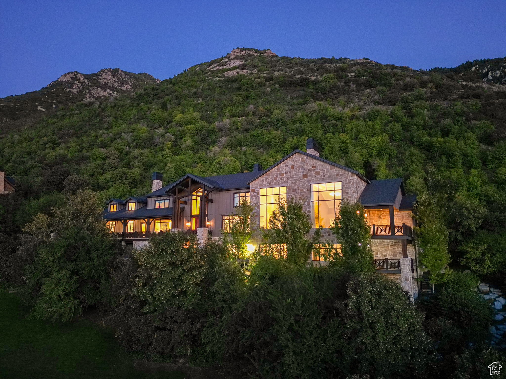 Sandy, Utah 84092, United States, 8 Bedrooms Bedrooms, ,10 BathroomsBathrooms,Residential,Pending,18868