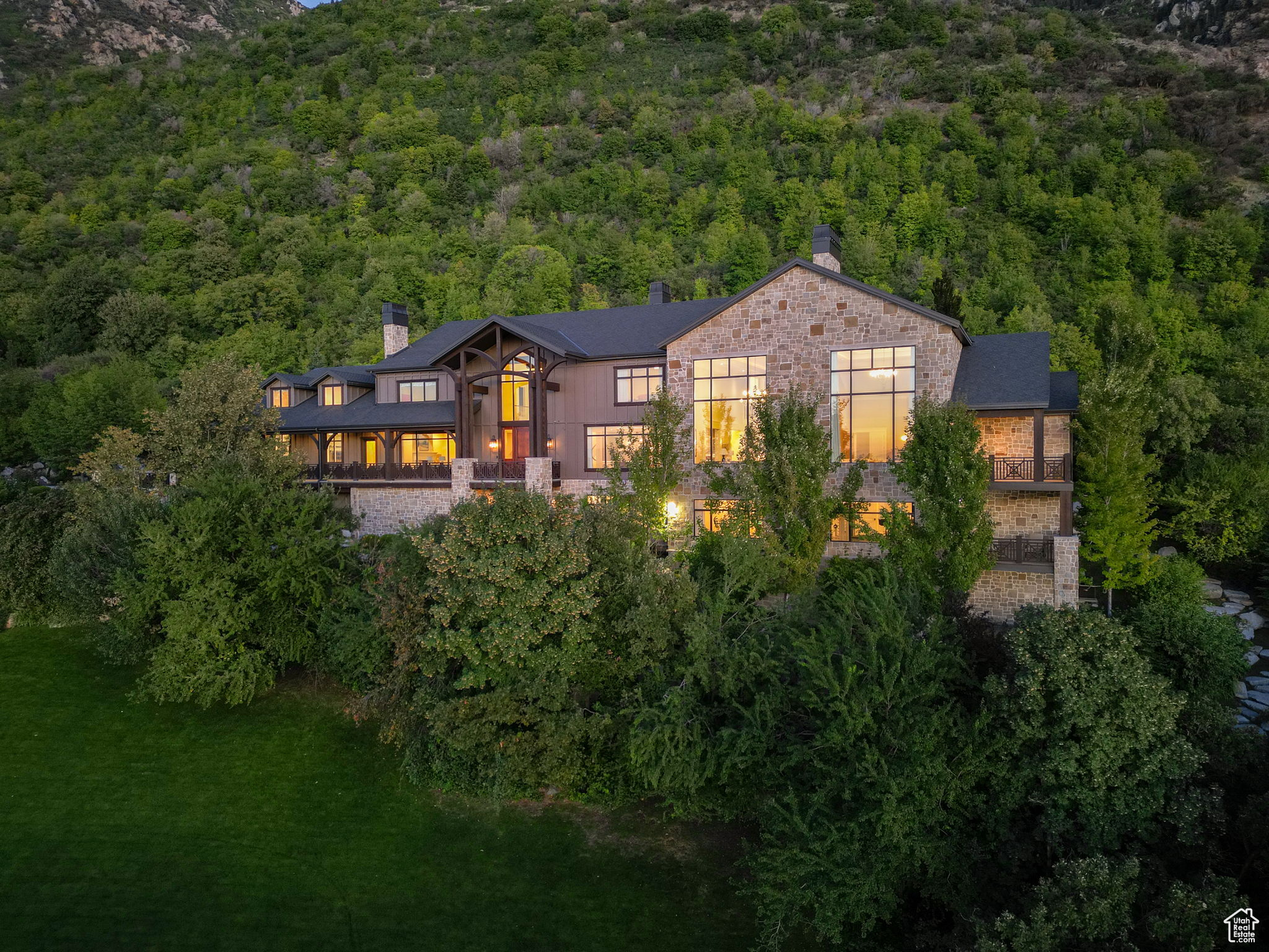 Sandy, Utah 84092, United States, 8 Bedrooms Bedrooms, ,10 BathroomsBathrooms,Residential,Pending,18868