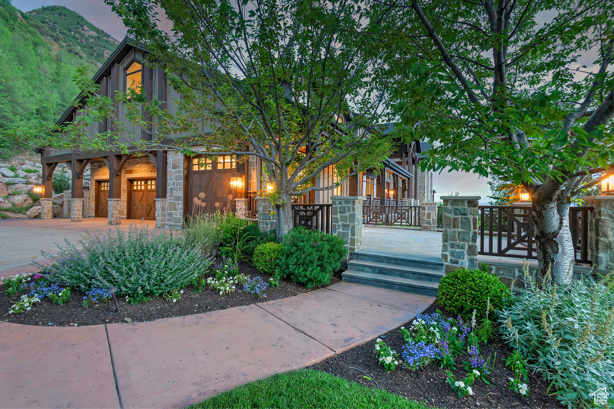 Sandy, Utah 84092, United States, 8 Bedrooms Bedrooms, ,10 BathroomsBathrooms,Residential,Pending,18868