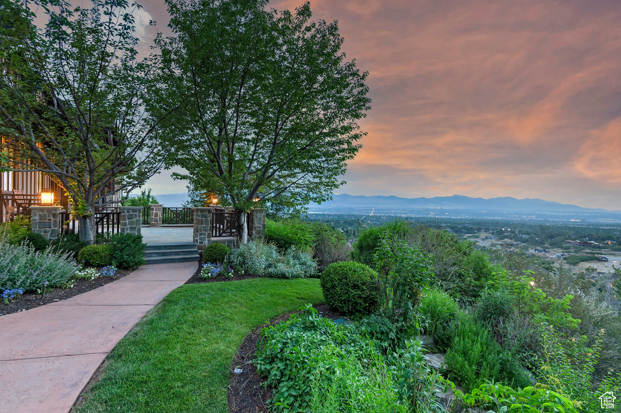 Sandy, Utah 84092, United States, 8 Bedrooms Bedrooms, ,10 BathroomsBathrooms,Residential,Pending,18868