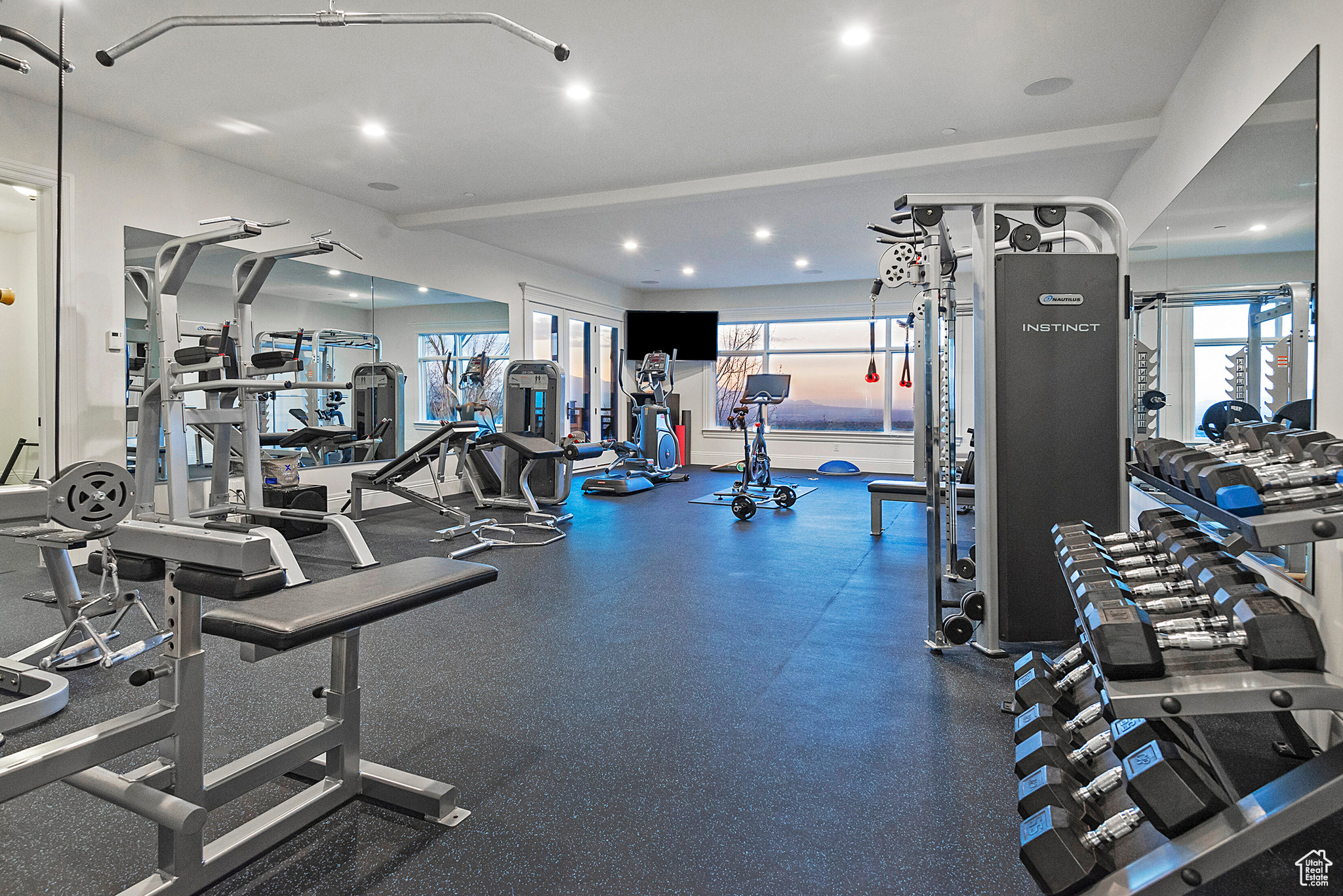 Sandy, Utah 84092, United States, 8 Bedrooms Bedrooms, ,10 BathroomsBathrooms,Residential,Pending,18868