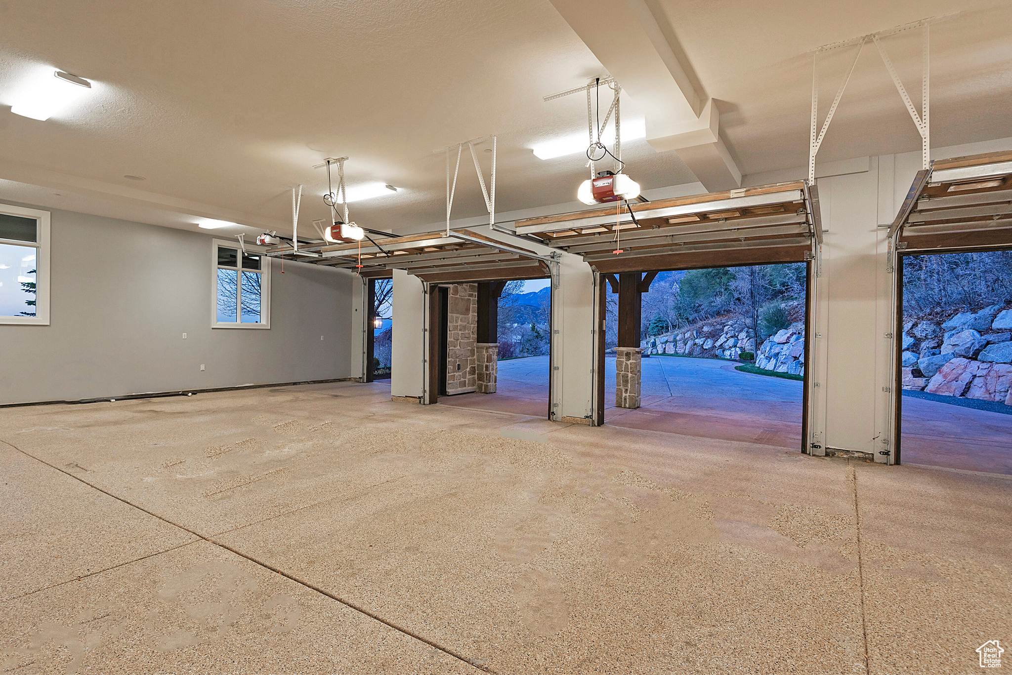 Sandy, Utah 84092, United States, 8 Bedrooms Bedrooms, ,10 BathroomsBathrooms,Residential,Pending,18868