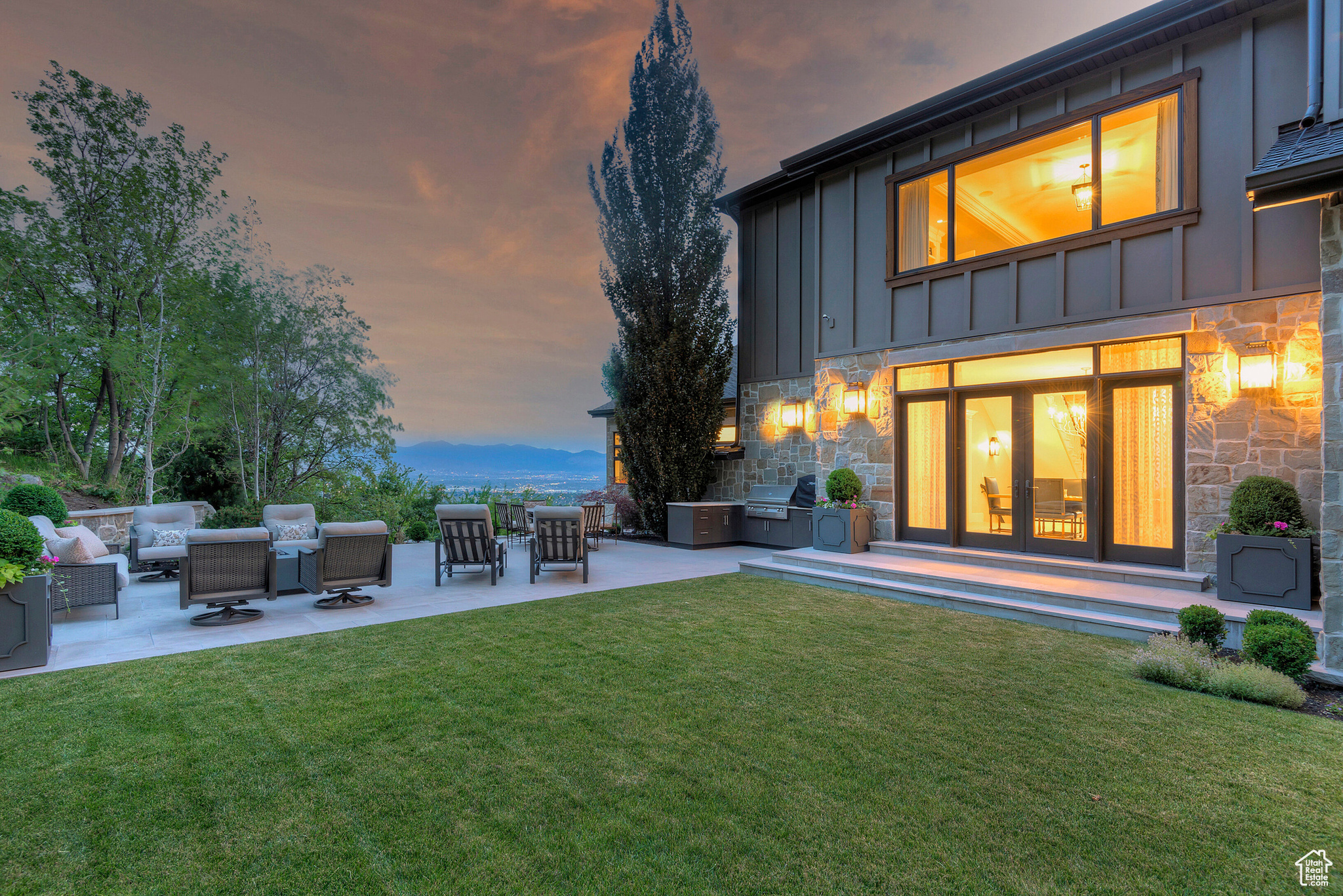 Sandy, Utah 84092, United States, 8 Bedrooms Bedrooms, ,10 BathroomsBathrooms,Residential,Pending,18868