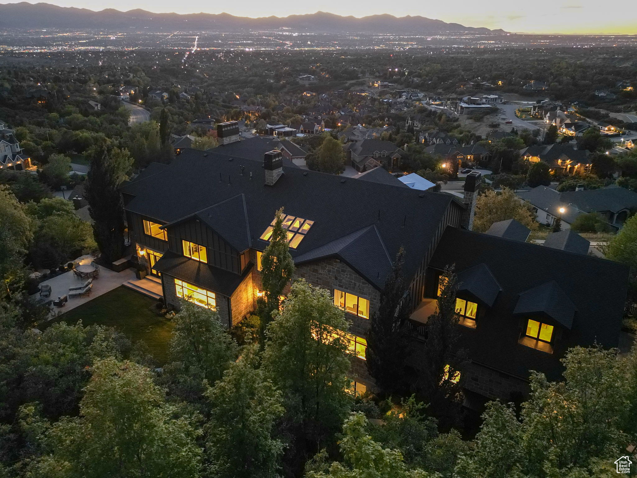 Sandy, Utah 84092, United States, 8 Bedrooms Bedrooms, ,10 BathroomsBathrooms,Residential,Pending,18868