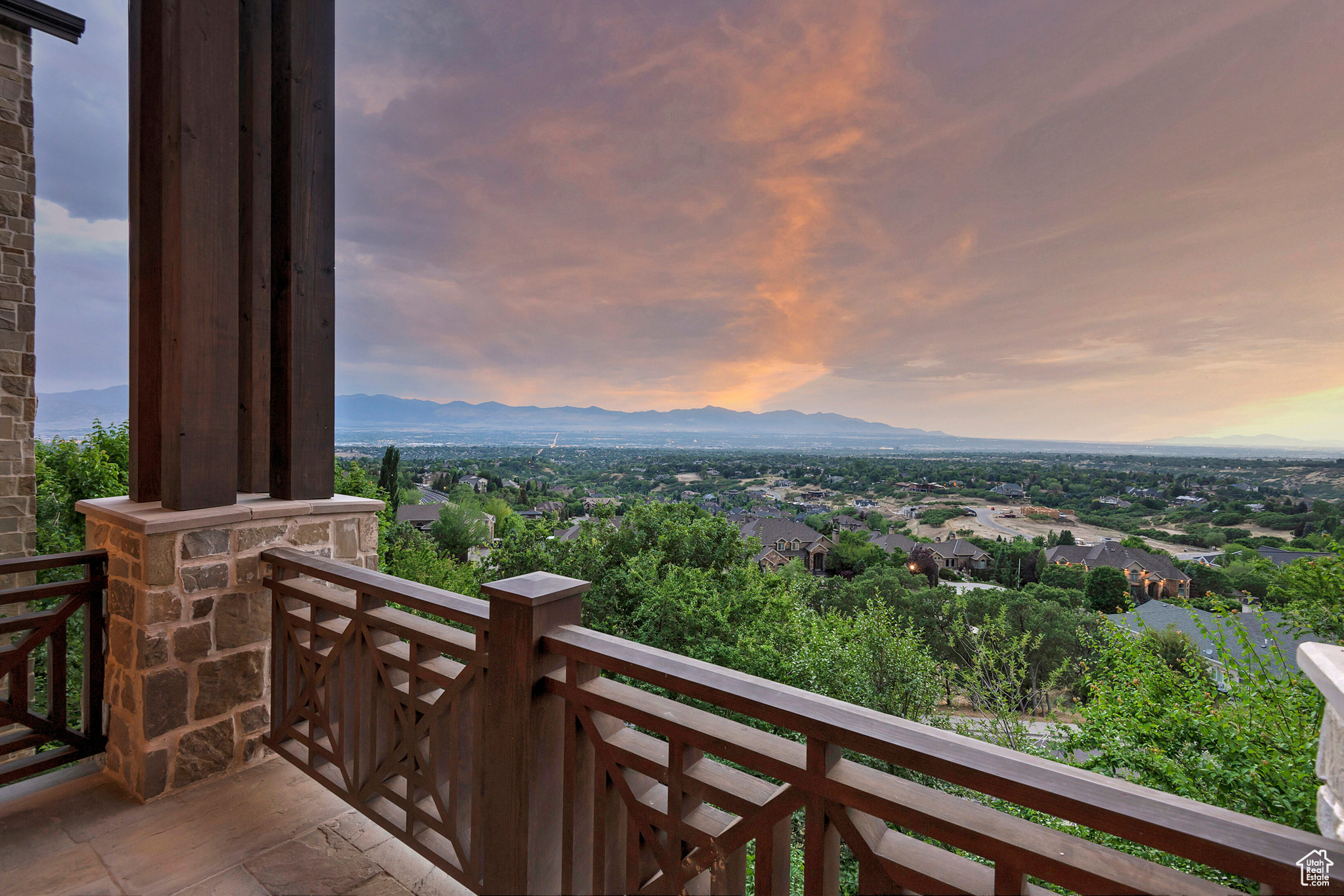 Sandy, Utah 84092, United States, 8 Bedrooms Bedrooms, ,10 BathroomsBathrooms,Residential,Pending,18868