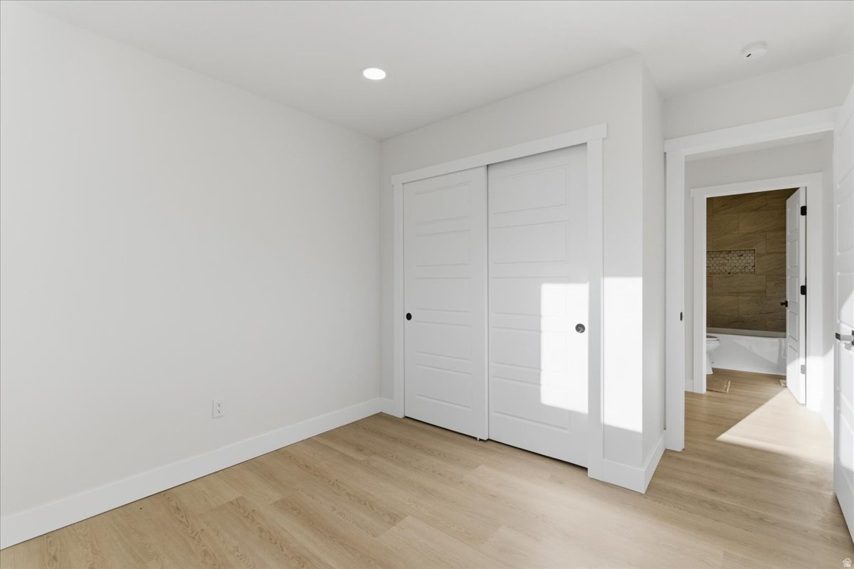 WHITE CITY - Residential