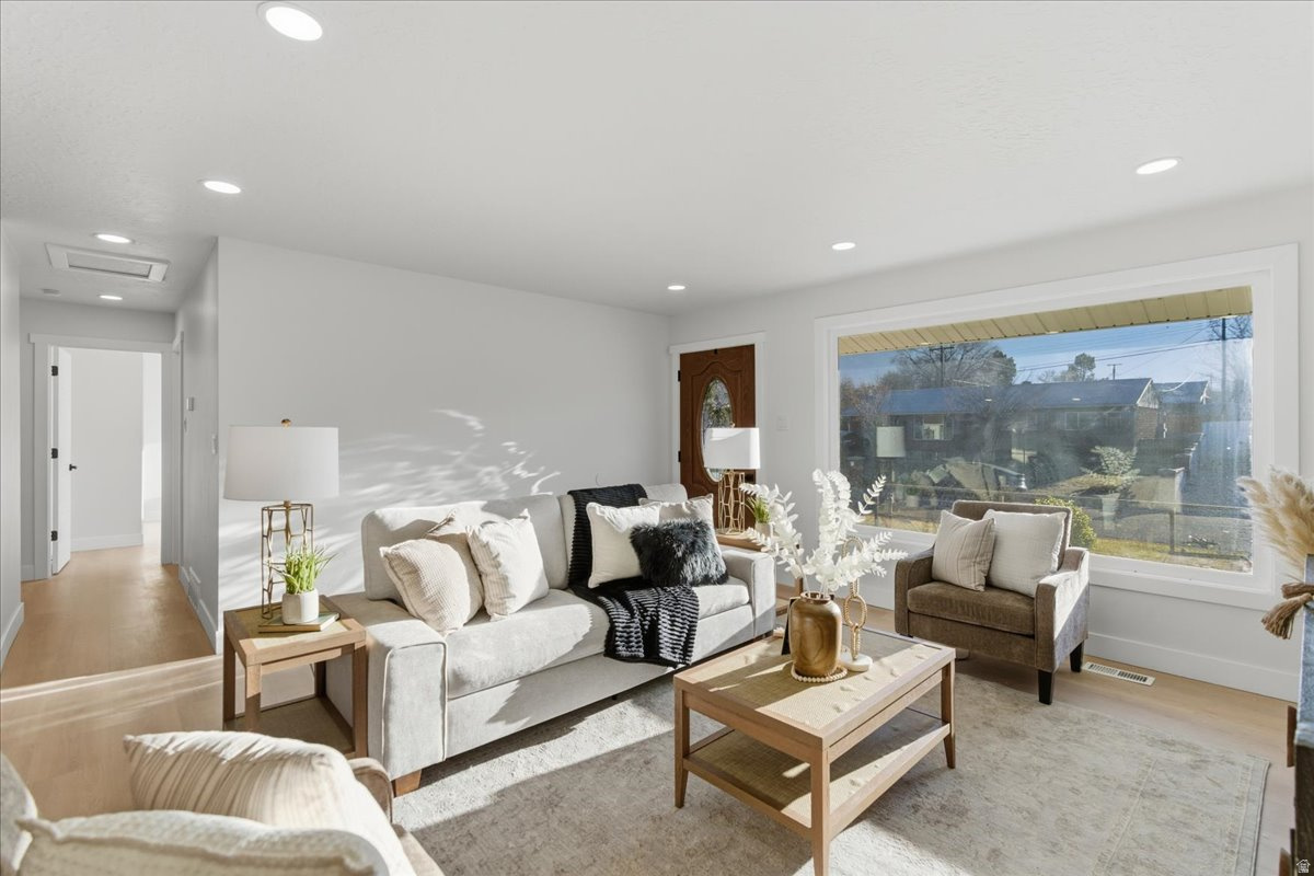 WHITE CITY - Residential