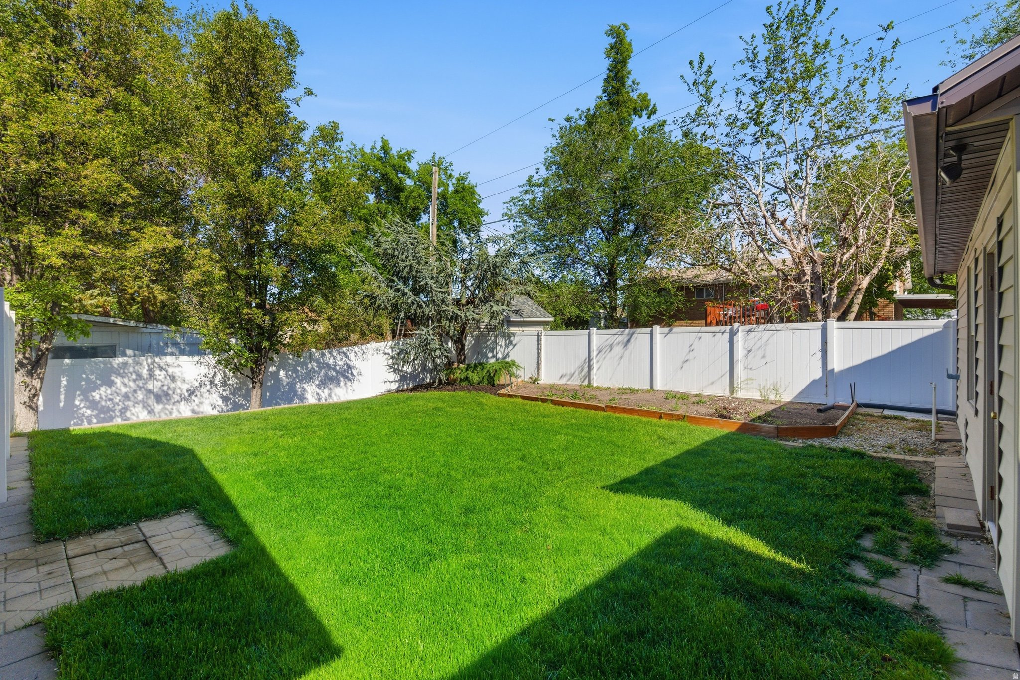 ROBERTS - Residential