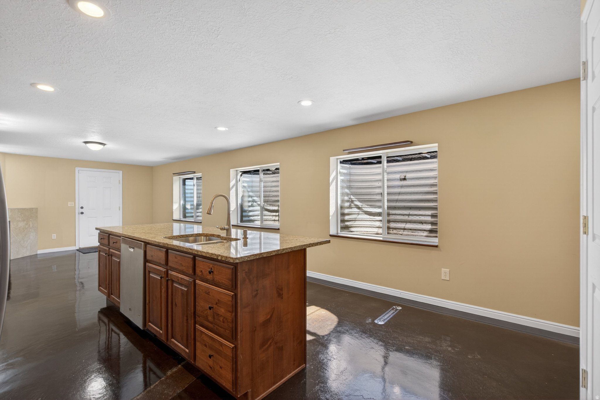 ROBERTS - Residential