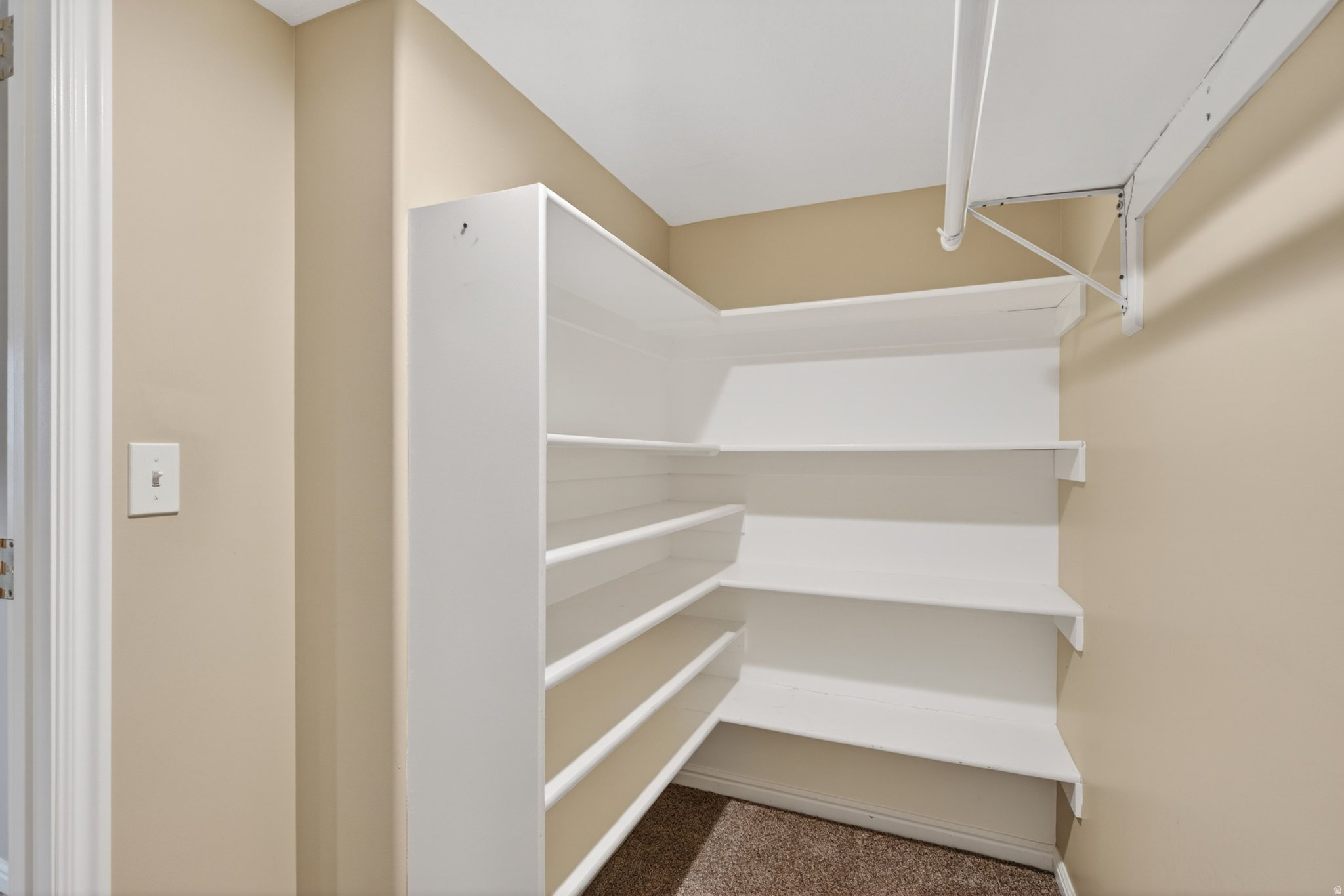 ROBERTS - Residential