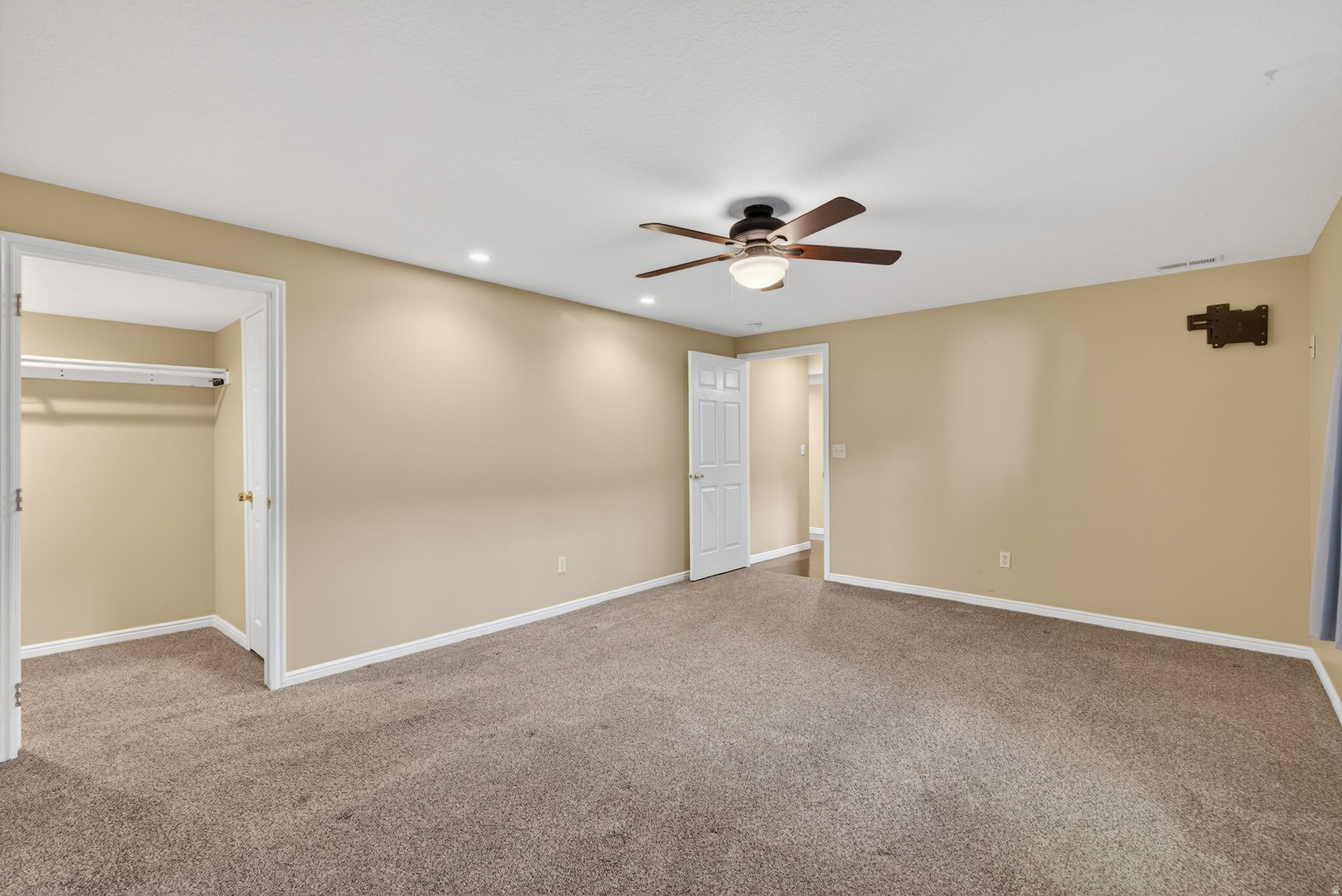 ROBERTS - Residential