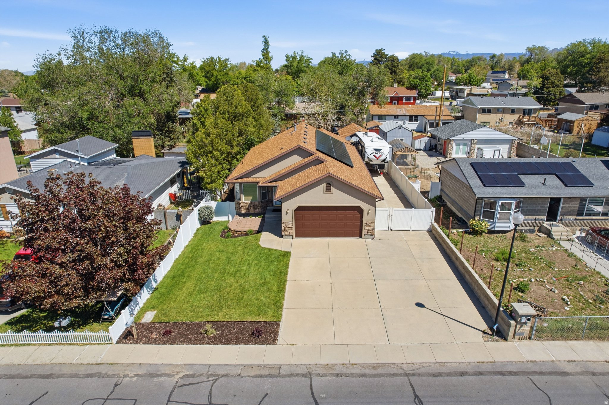 ROBERTS - Residential