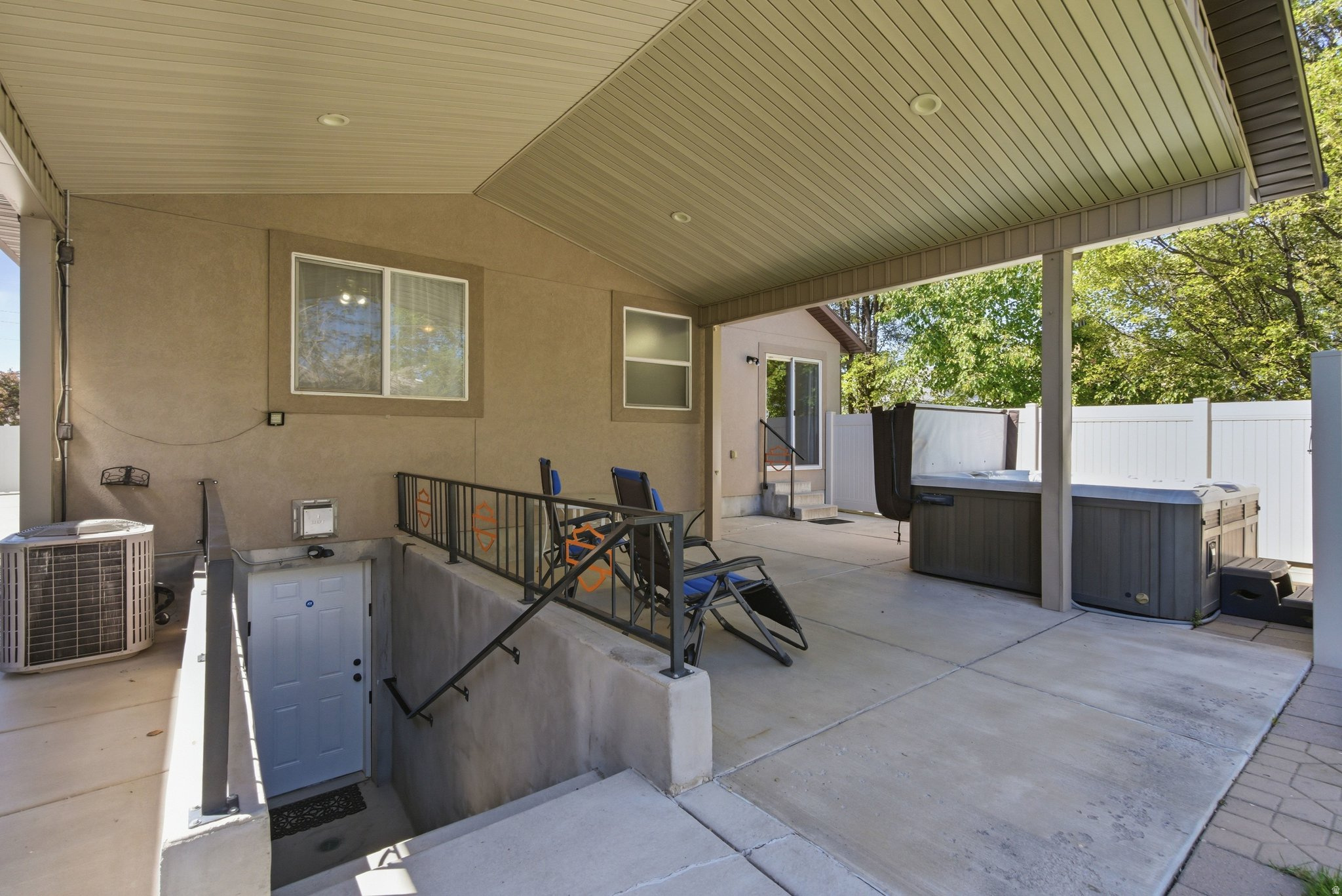 ROBERTS - Residential