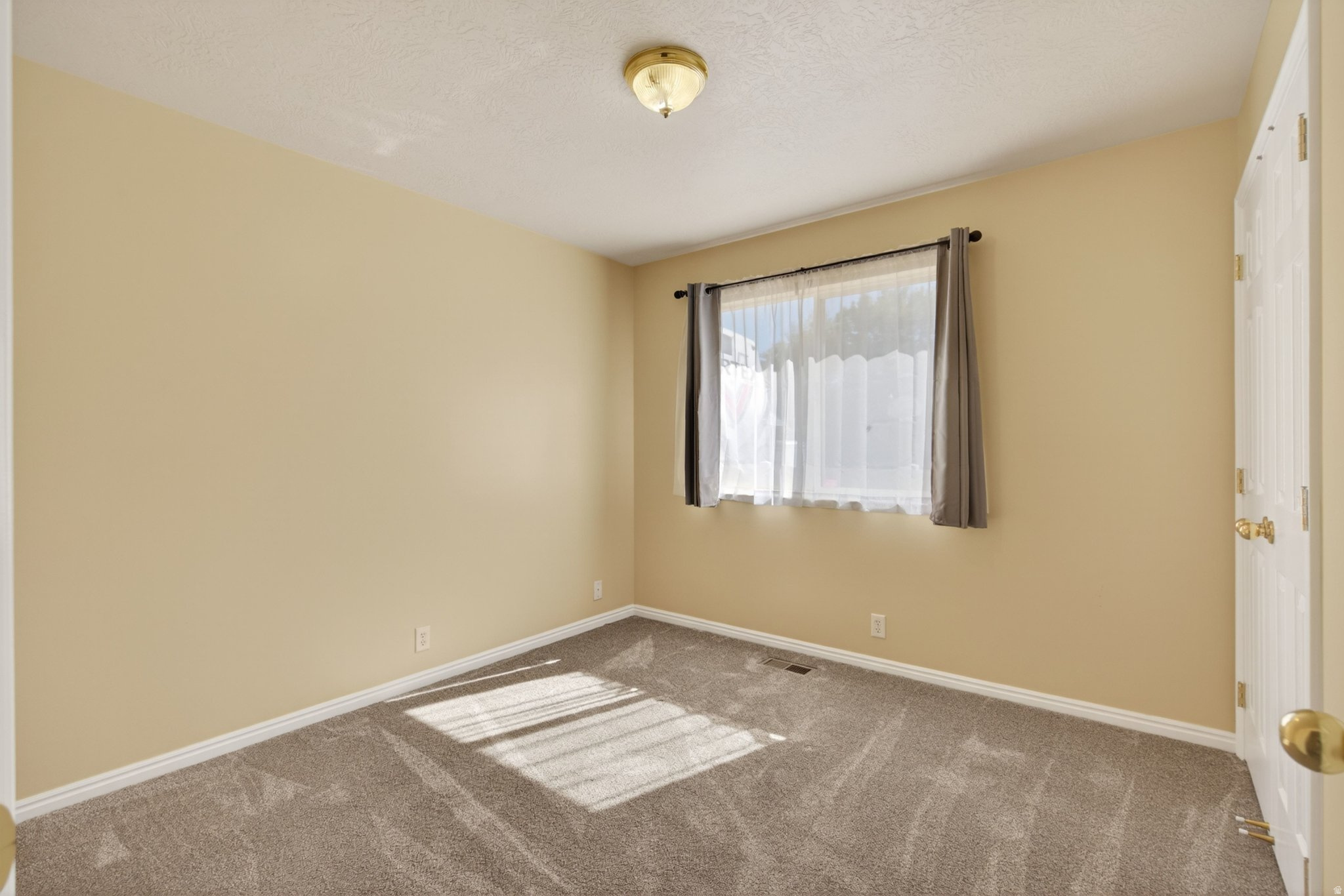 ROBERTS - Residential