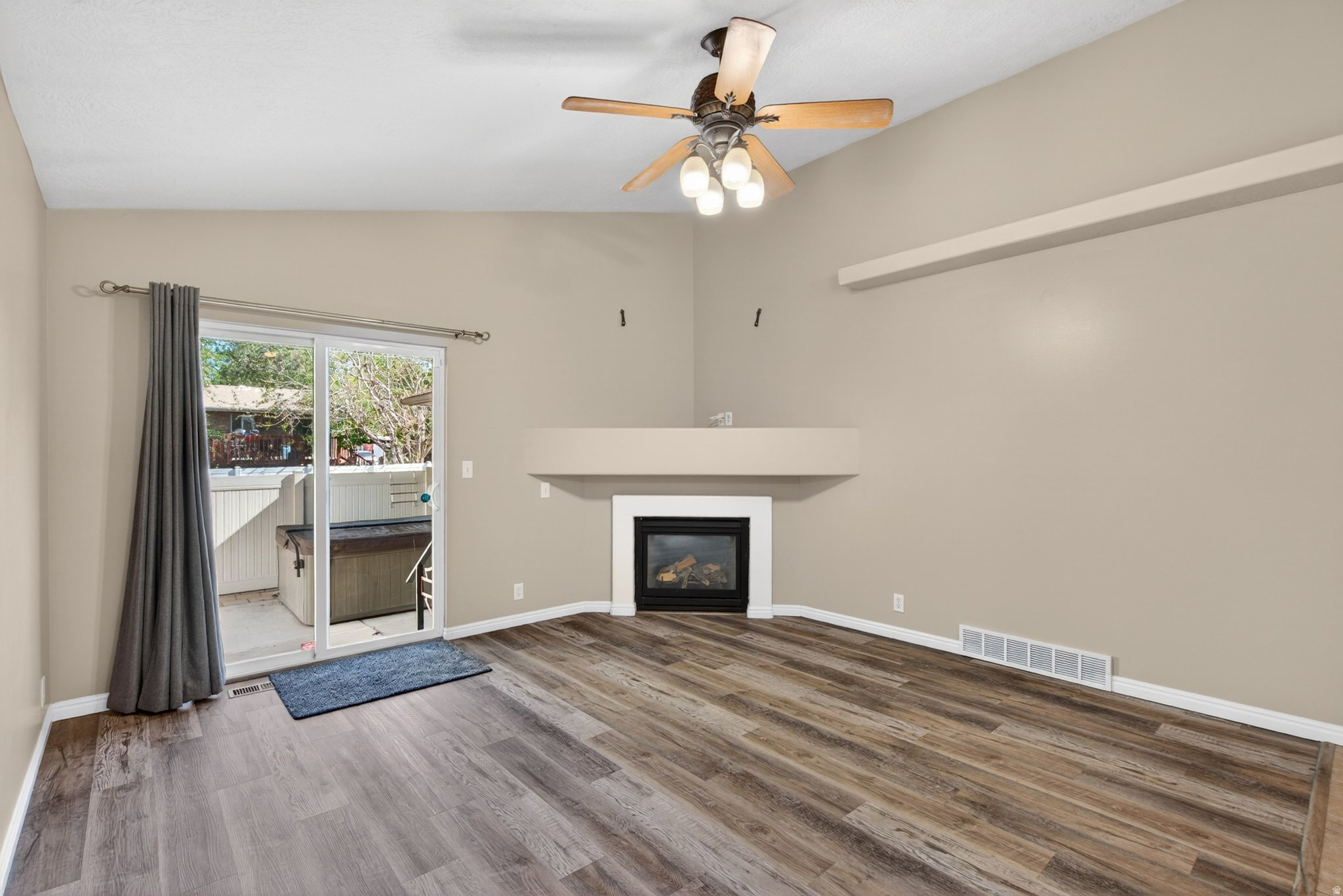 ROBERTS - Residential