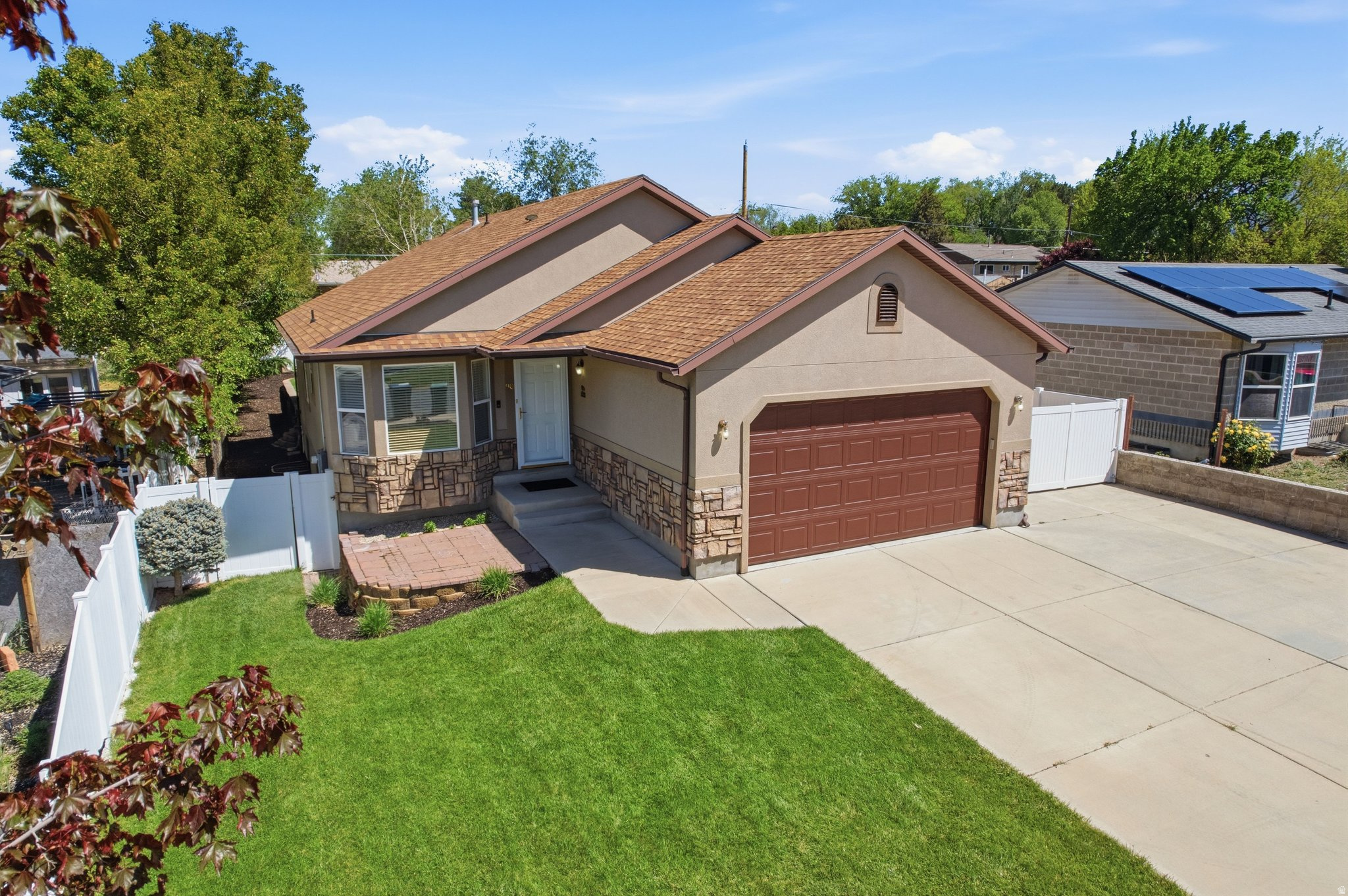ROBERTS - Residential