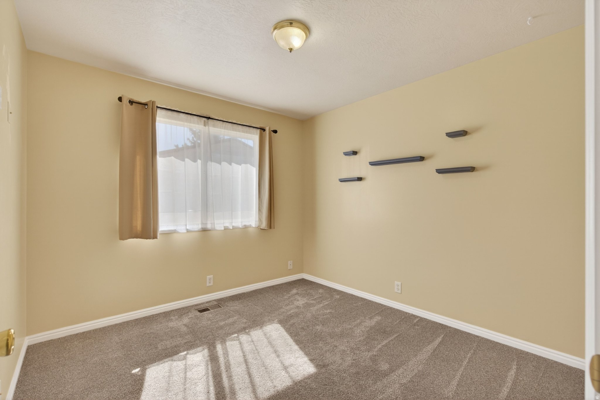 ROBERTS - Residential