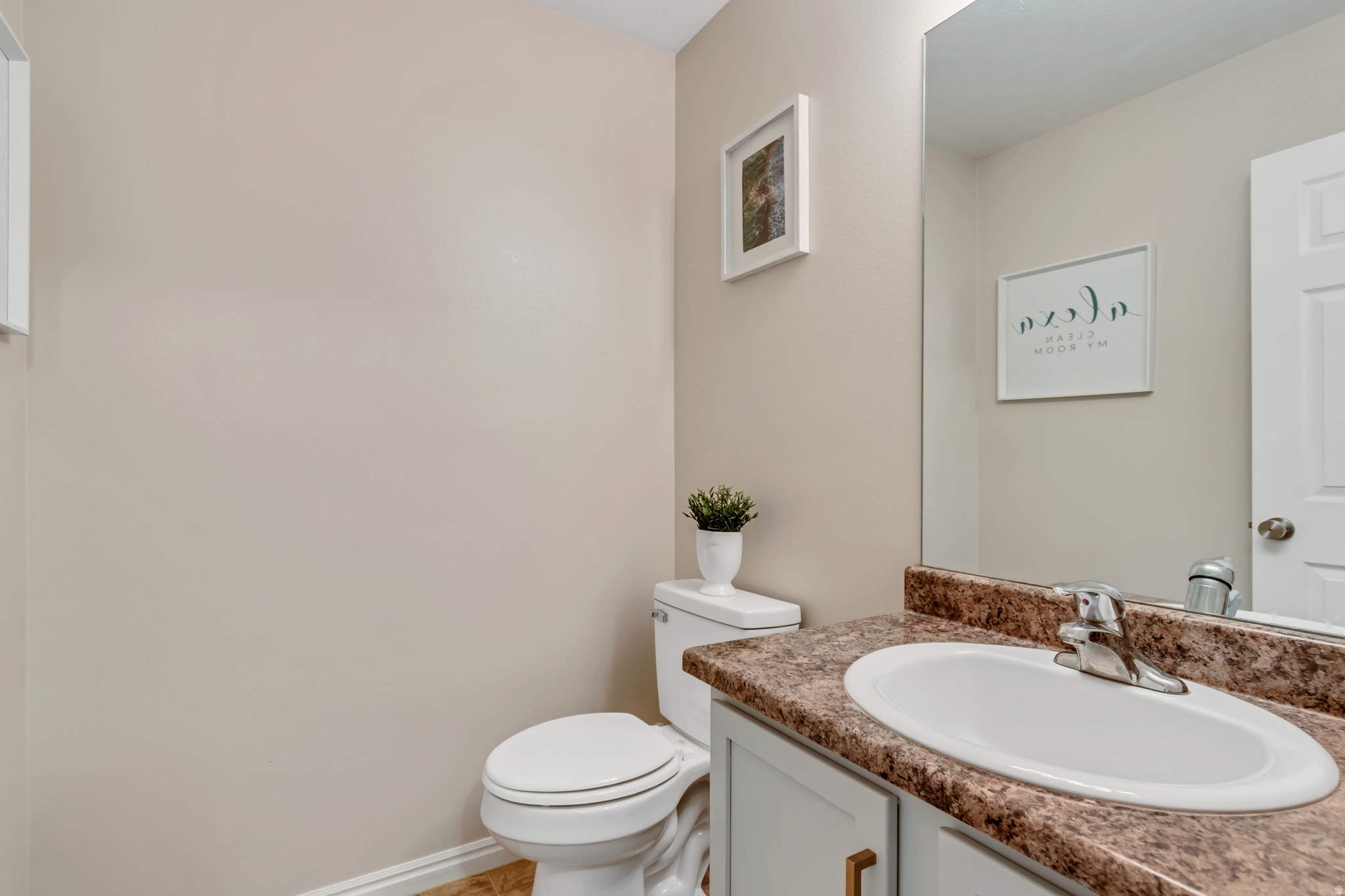 MONTGOMERY VILLA - Residential