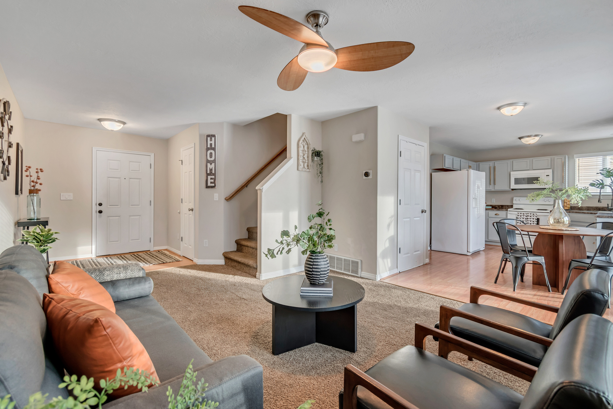 MONTGOMERY VILLA - Residential