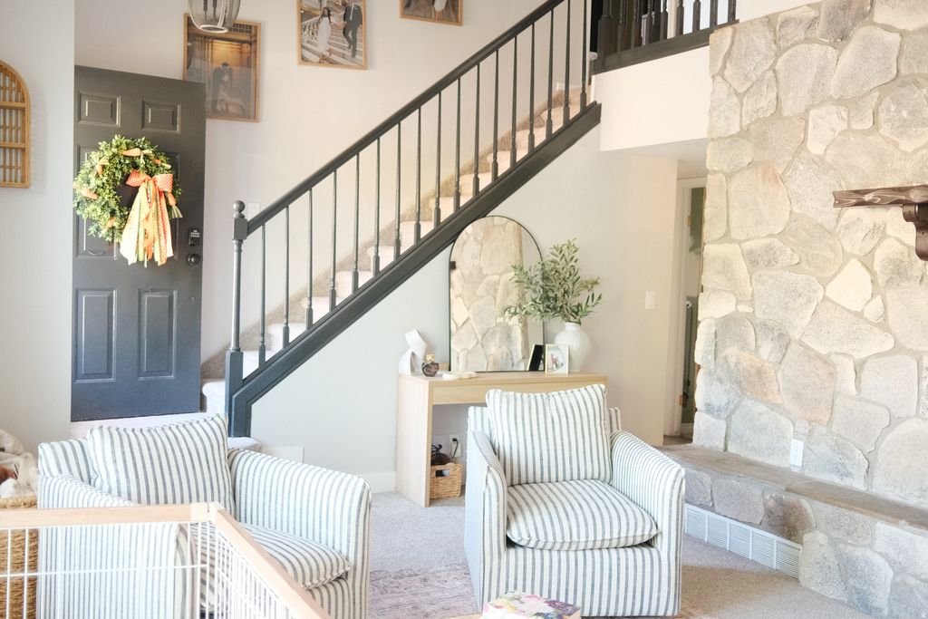 Photo of 1259 ASH DR, Layton, UT 84040 (MLS # 2163075)