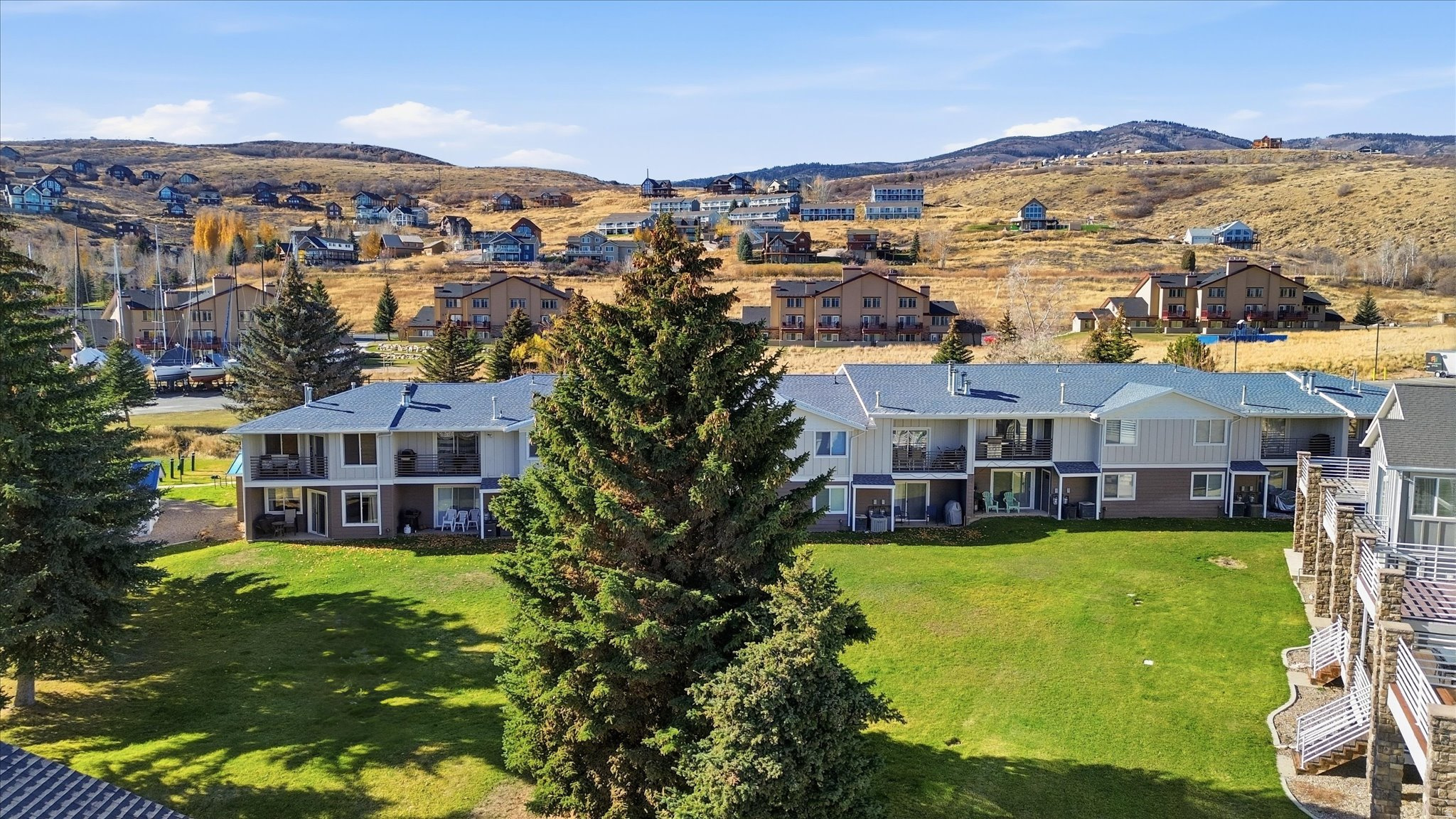 HARBOR VILLAGE - Residential