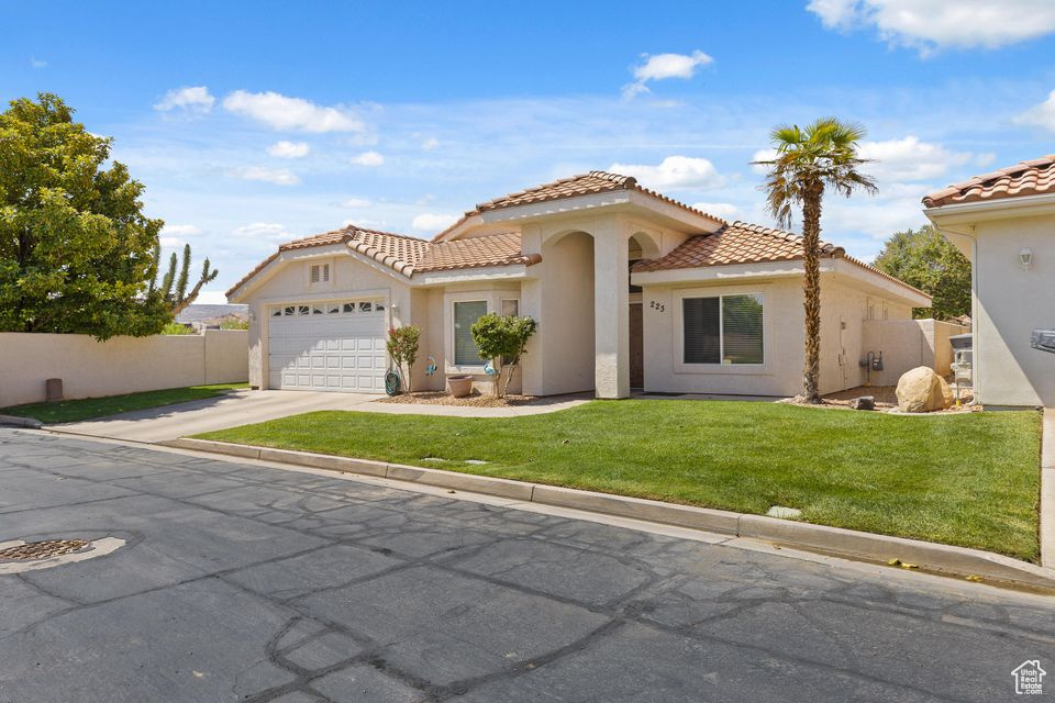 RIVERWOOD TOWNHOMES - Residential