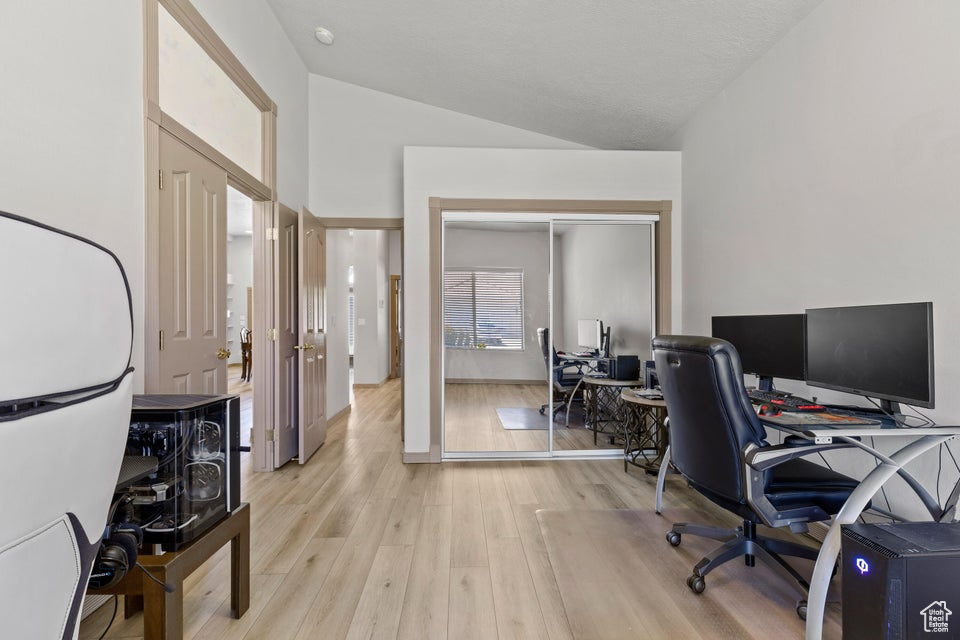 RIVERWOOD TOWNHOMES - Residential