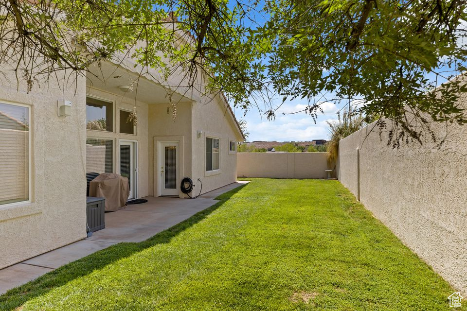 RIVERWOOD TOWNHOMES - Residential