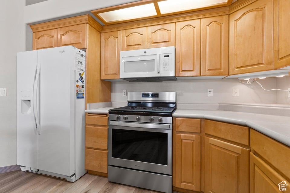 RIVERWOOD TOWNHOMES - Residential