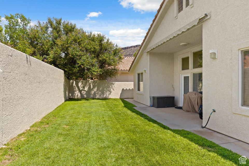 RIVERWOOD TOWNHOMES - Residential