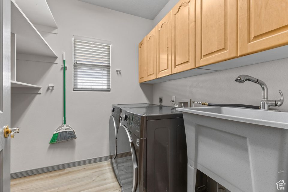 RIVERWOOD TOWNHOMES - Residential