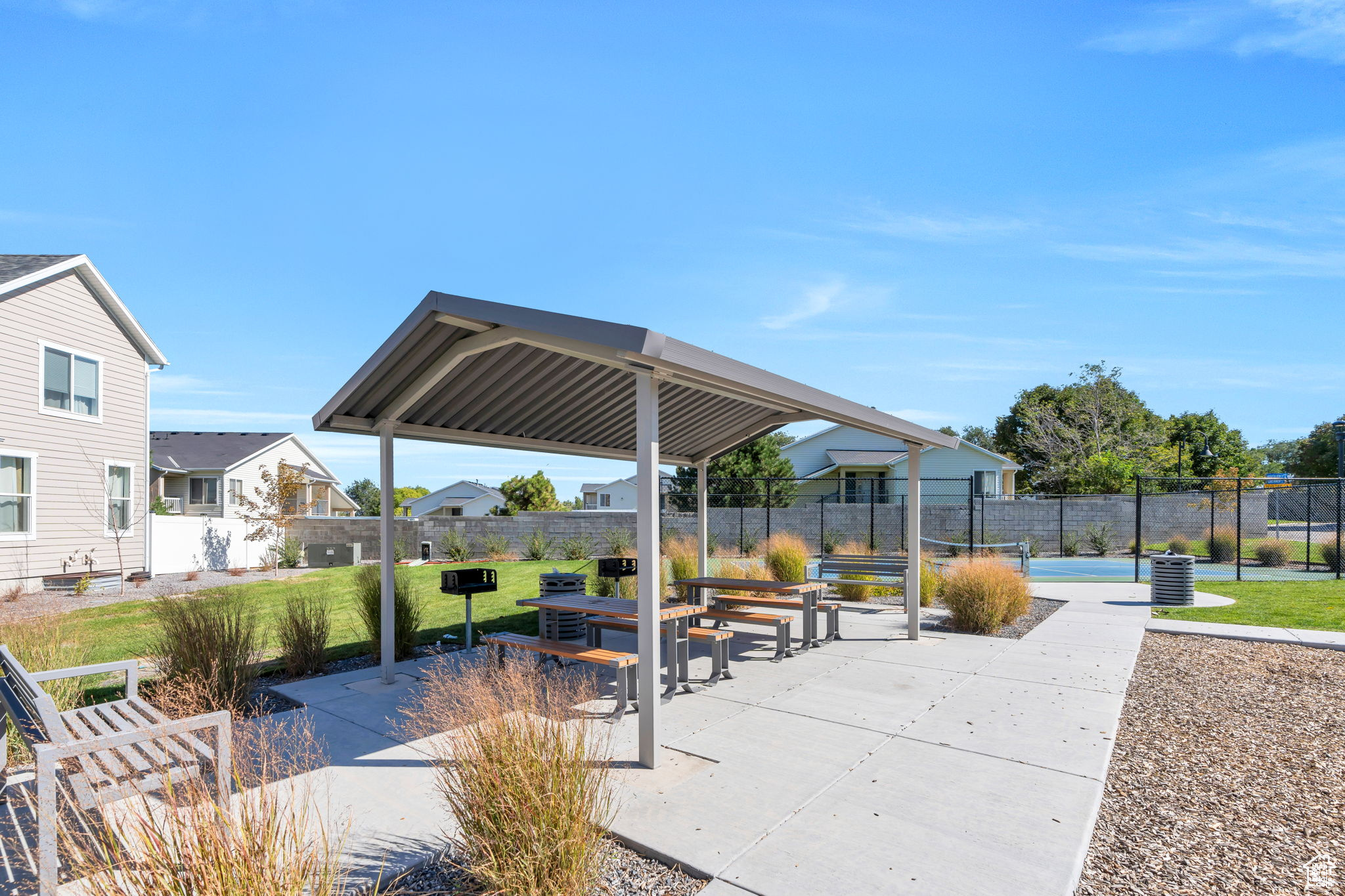 ARBOR PARK - Residential