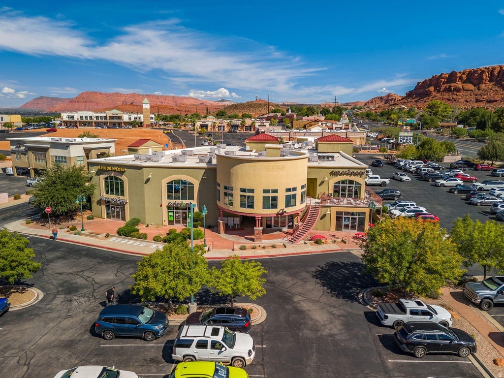 Photo of 1091 N BLUFF ST, Saint George, UT 84770 (MLS # 2182339)