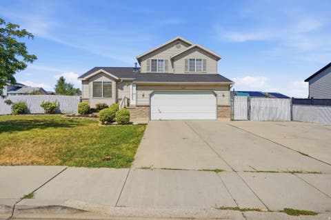 Photo of 3366 S SHALISE CIR, West Valley City, UT 84120 (MLS # 2175872)